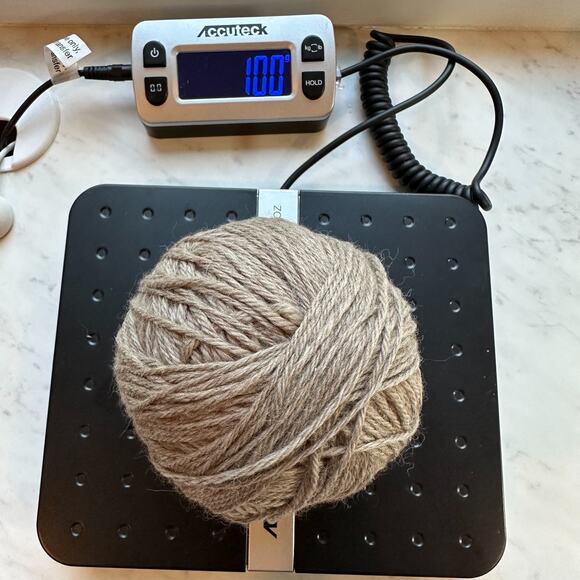 Cascade Yarns 220 The Heathers #8012 Peruvian Wool Doeskin - Lot of 2 - Picture 7 of 8